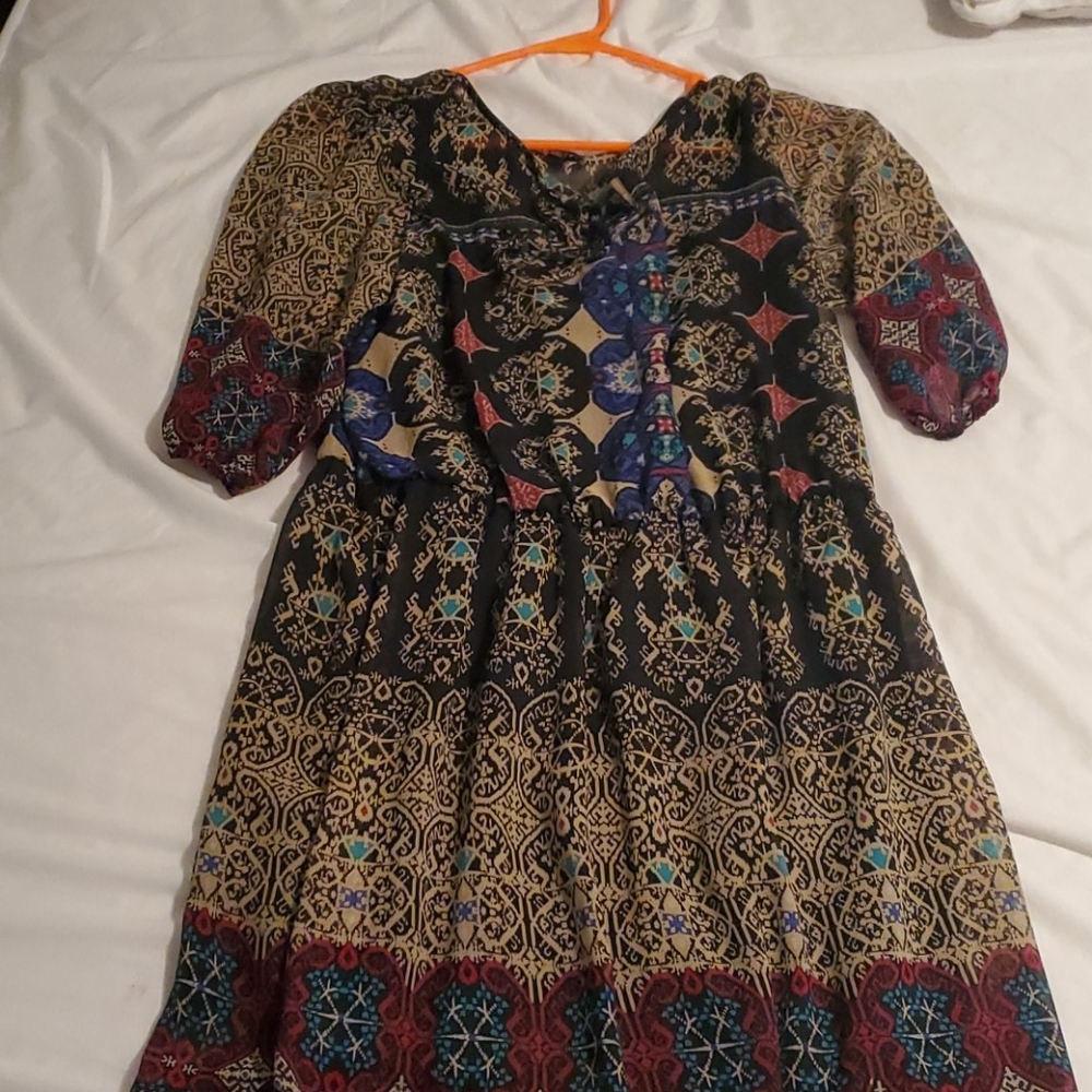 Dress fits like medium
